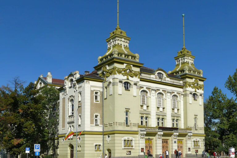 Teatr im.&nbsp;Cypriana Kamila Norwida w&nbsp;Jeleniej Górze – historia, architektura i&nbsp;znaczenie dla kultury Dolnego Śląska